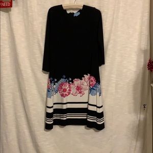 A perfect mixed of business casual and late night!